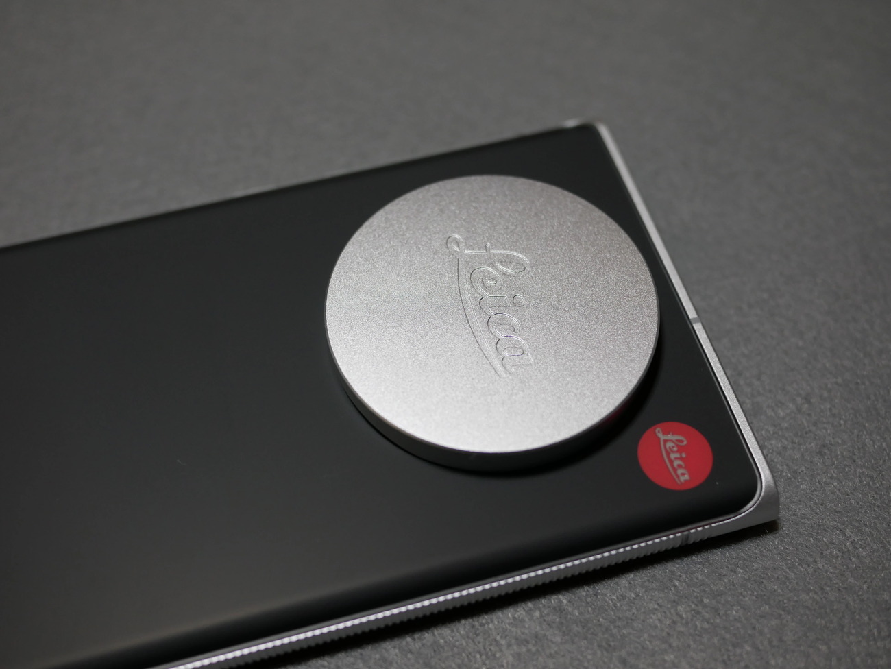 カメラカバーを取り付けた状態。