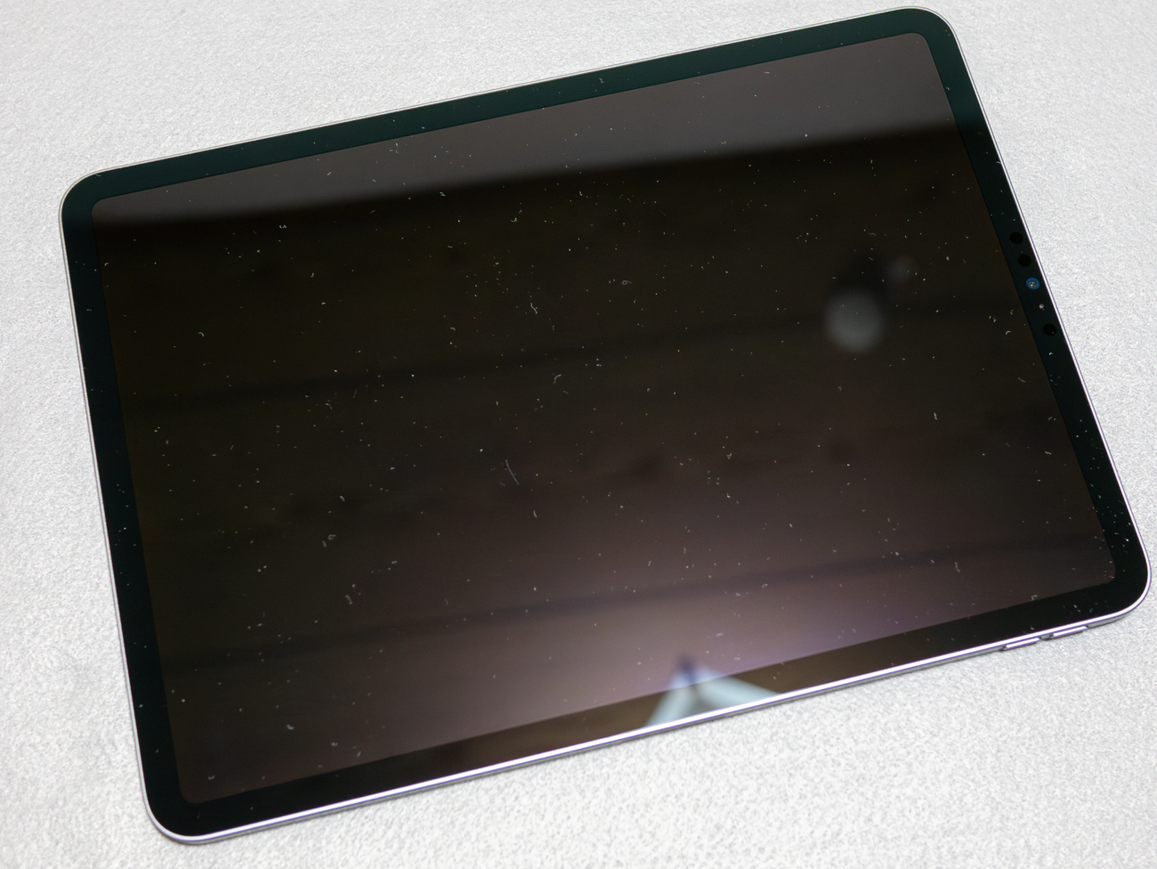 ディスプレイです(埃がすごいですがご容赦ください)