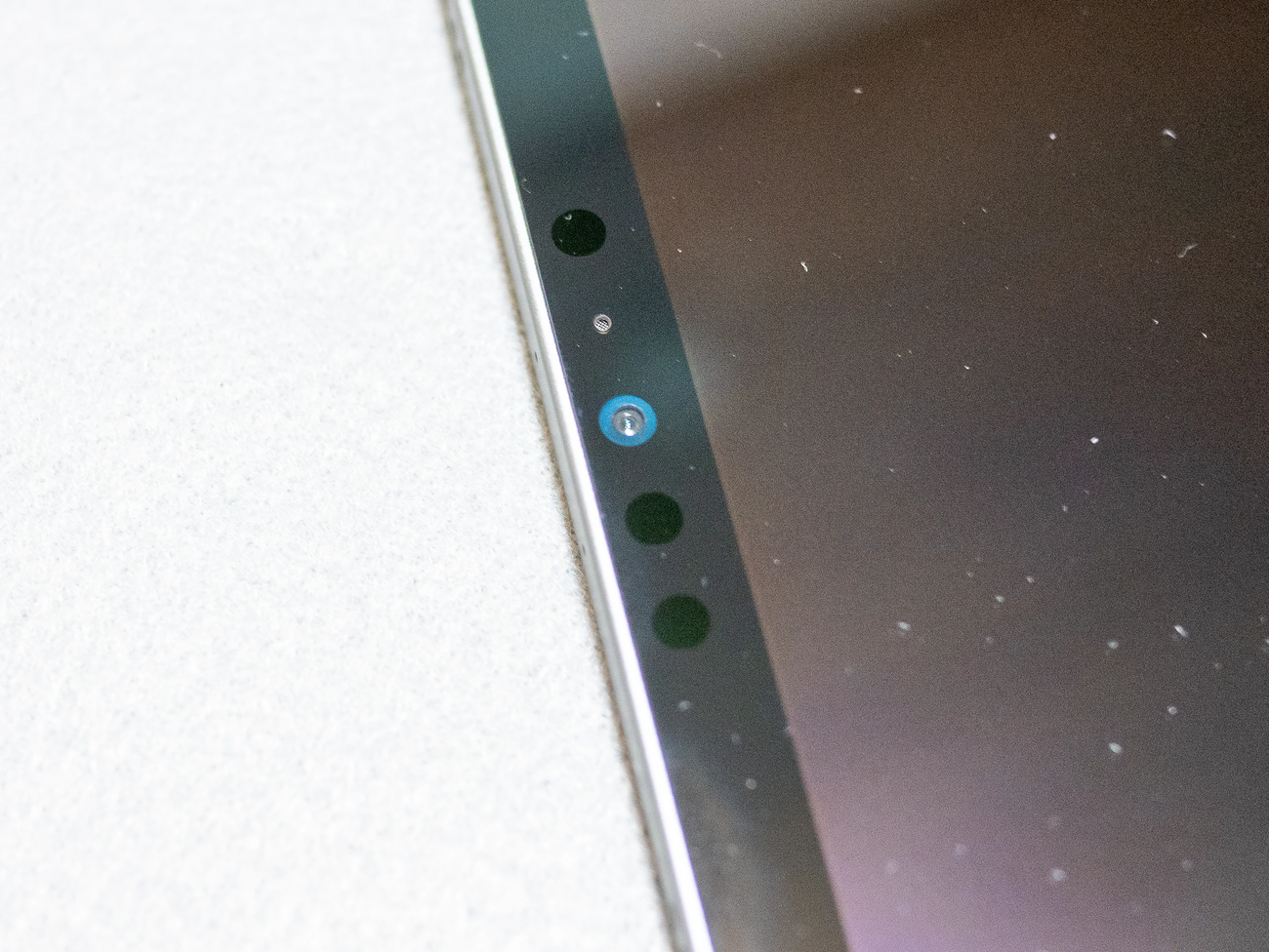 前面カメラモジュールとFaceID