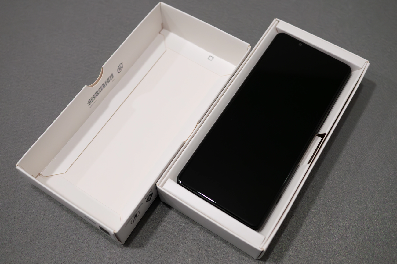 端末が出てきました(パンツがありましたが動作確認時に捨てました)