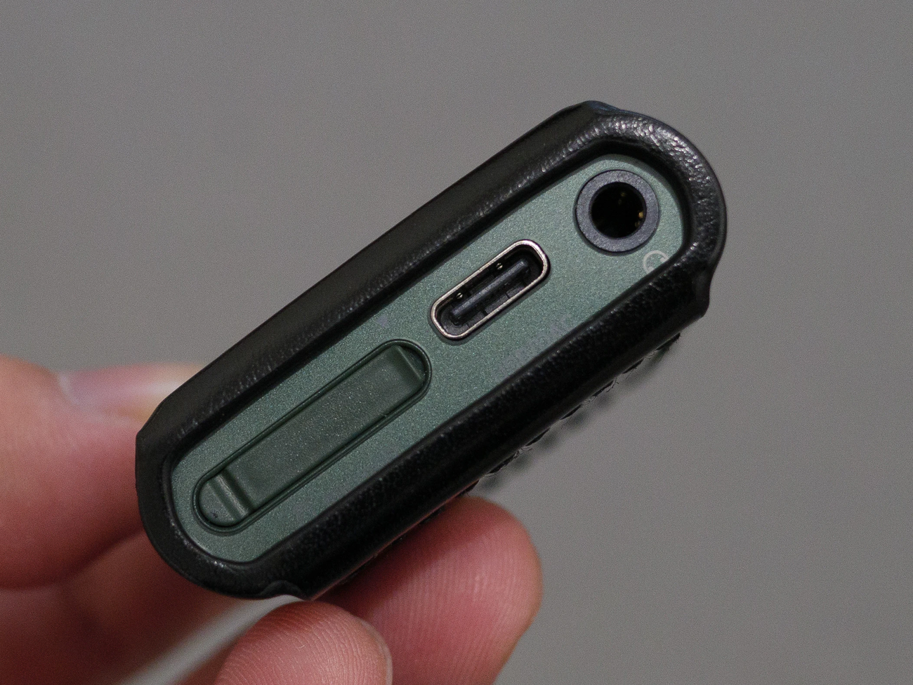 SHANLING M0 Pro ケース装着状態底面